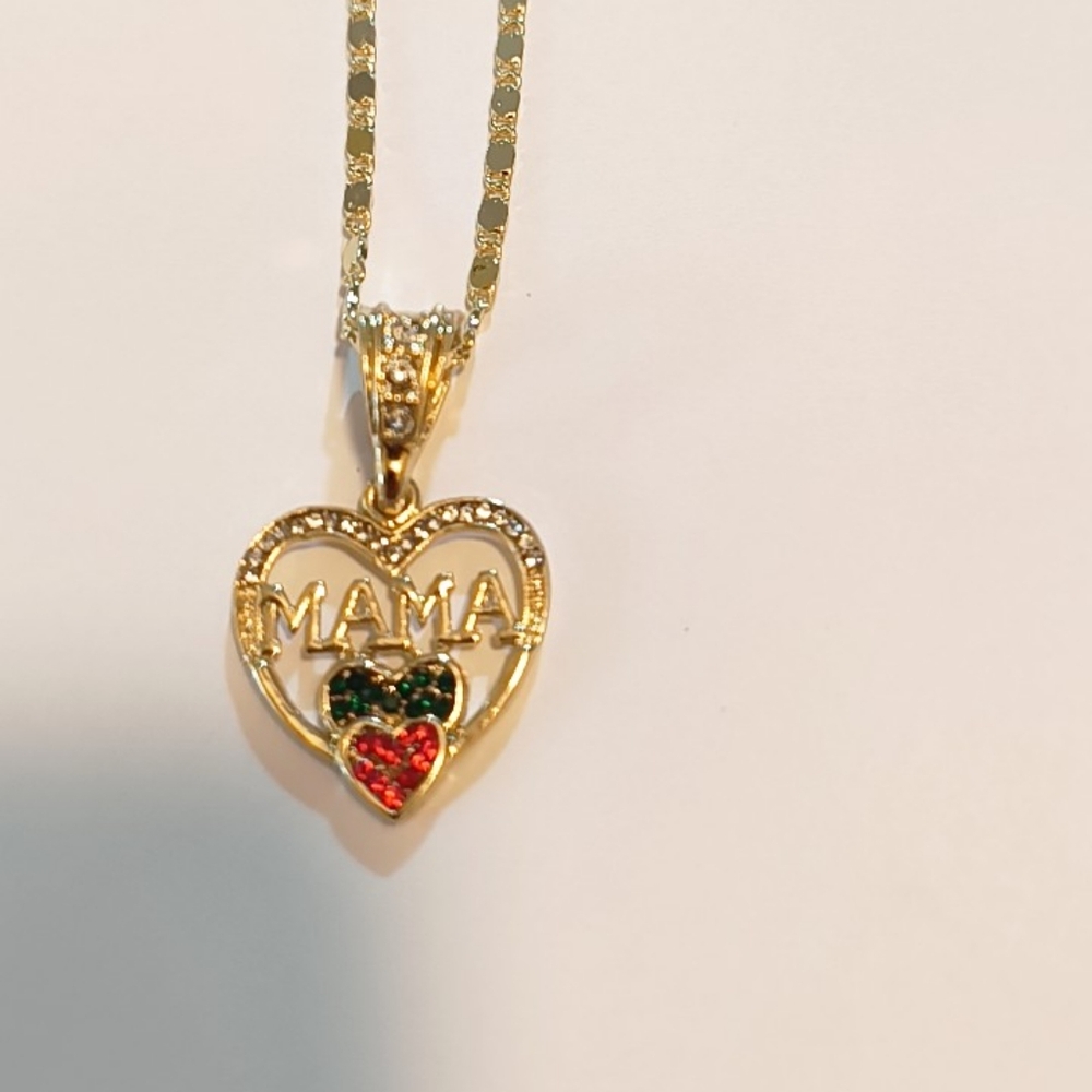 Cadena Con Dije MAMA , En Oro Laminado/Gold Plated